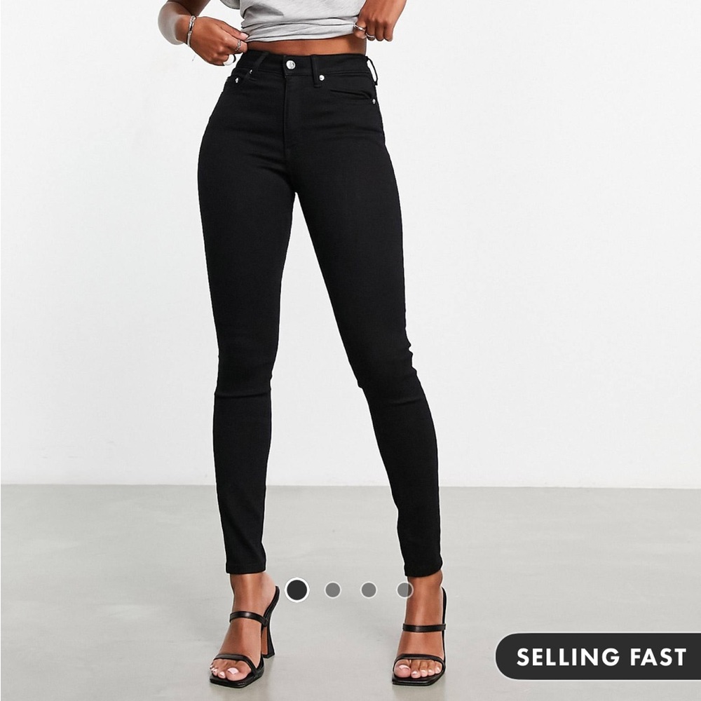 Women's Black Skinny Jean Pants